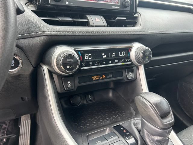 Used 2022 Toyota RAV4 XLE FWD image 25