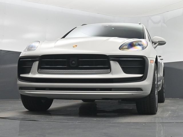 Used 2024 Porsche Macan AWD/4WD image 31