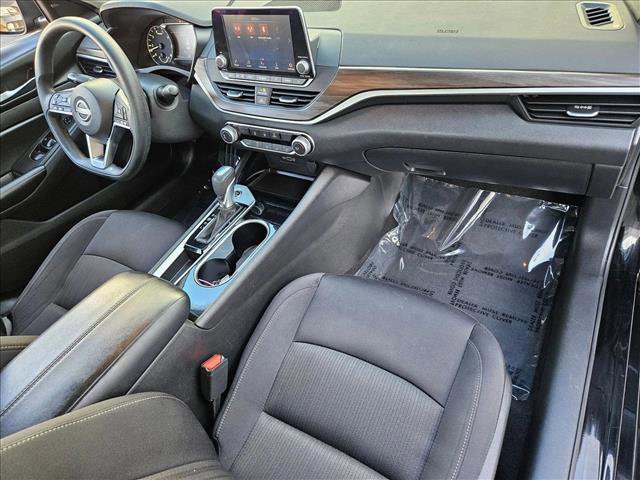 Used 2024 Nissan Altima 2.5 SV image 18