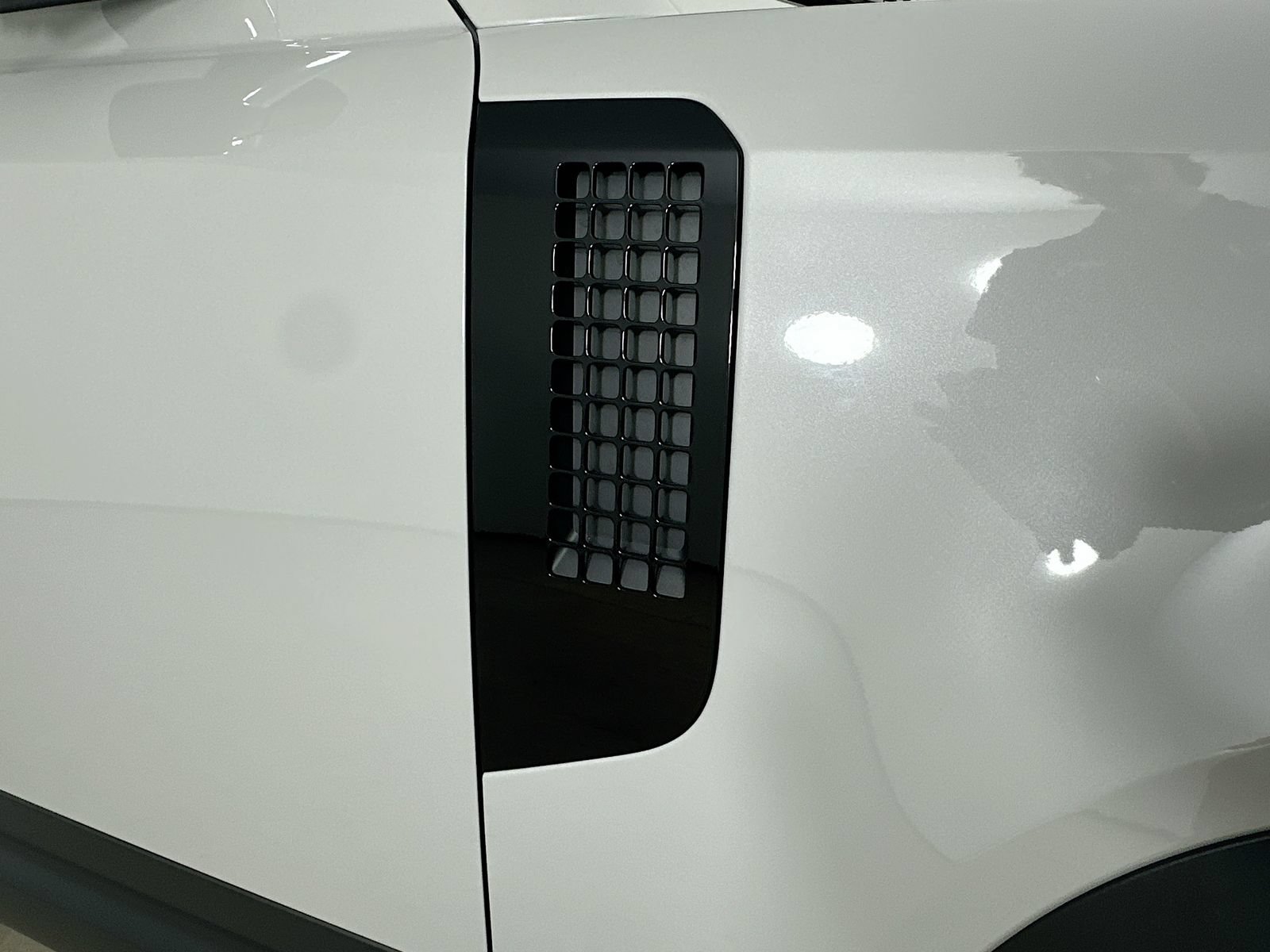 New 2026 Land Rover Defender 130 S AWD/4WD image 9