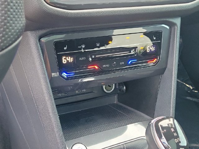 Certified 2022 Volkswagen Tiguan SE R-Line FWD image 26