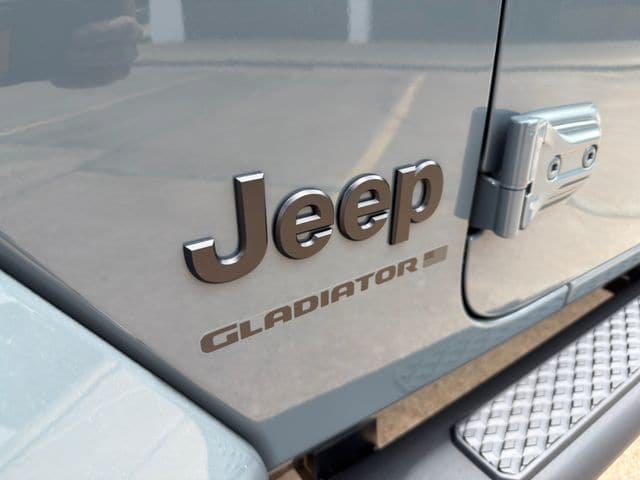 New 2026 Jeep Gladiator Sport AWD/4WD image 10