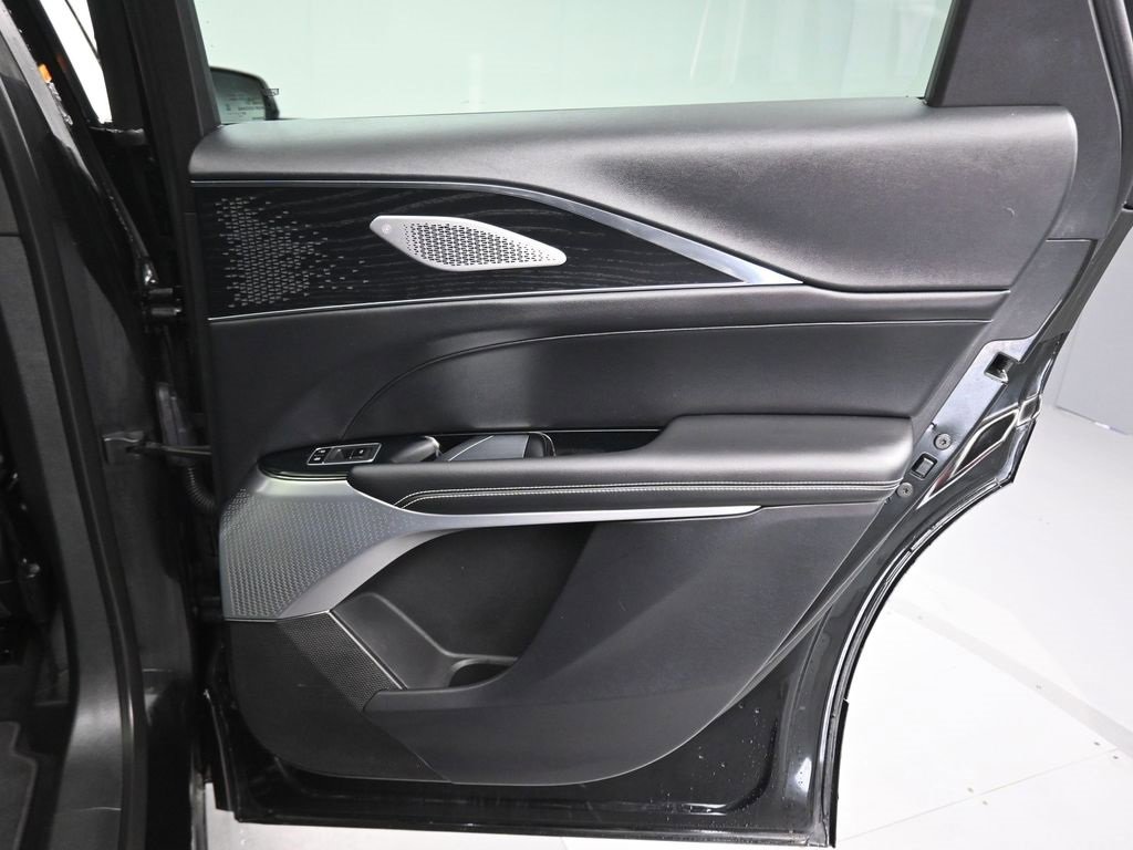 Used 2023 Cadillac Lyriq 2WD image 43