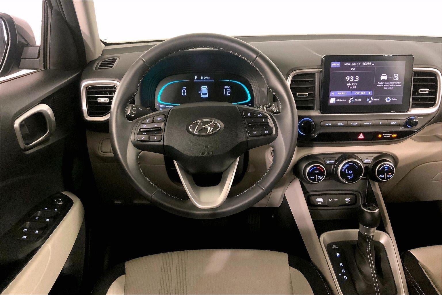 Used 2025 Hyundai Venue SEL FWD image 5