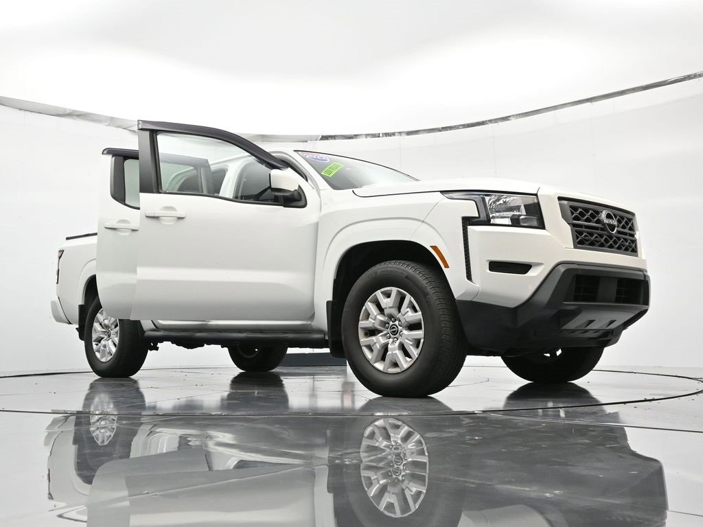 Used 2022 Nissan Frontier SV w/ Technology Package image 46