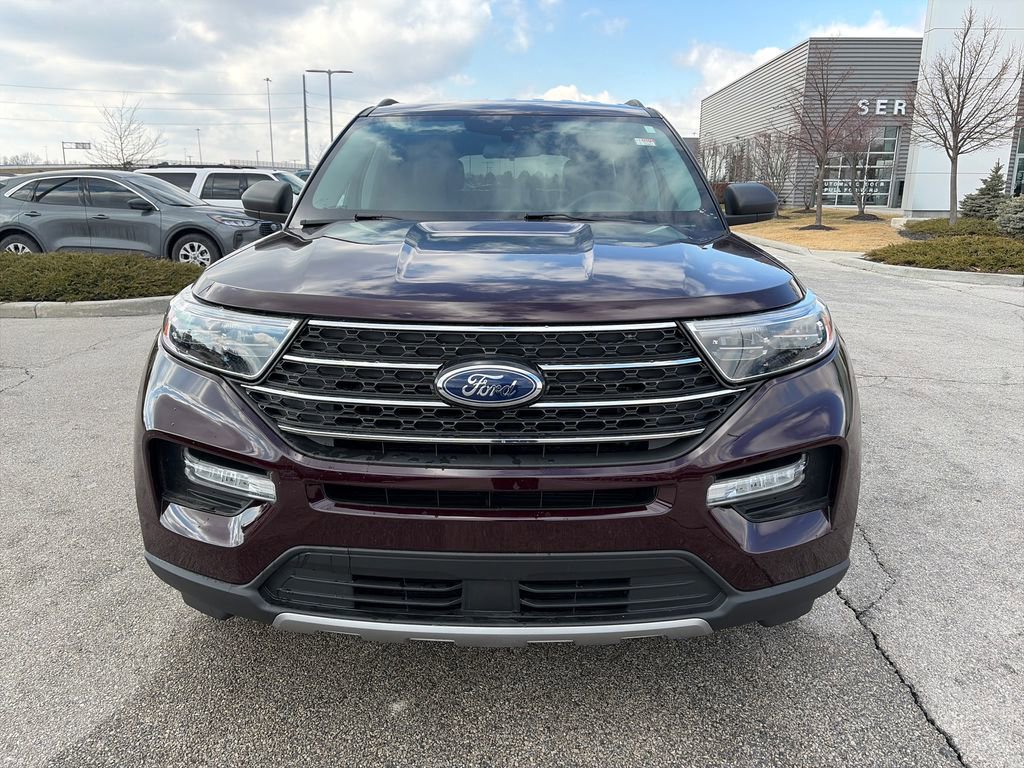 Used 2023 Ford Explorer XLT w/ Equipment Group 202A image 2