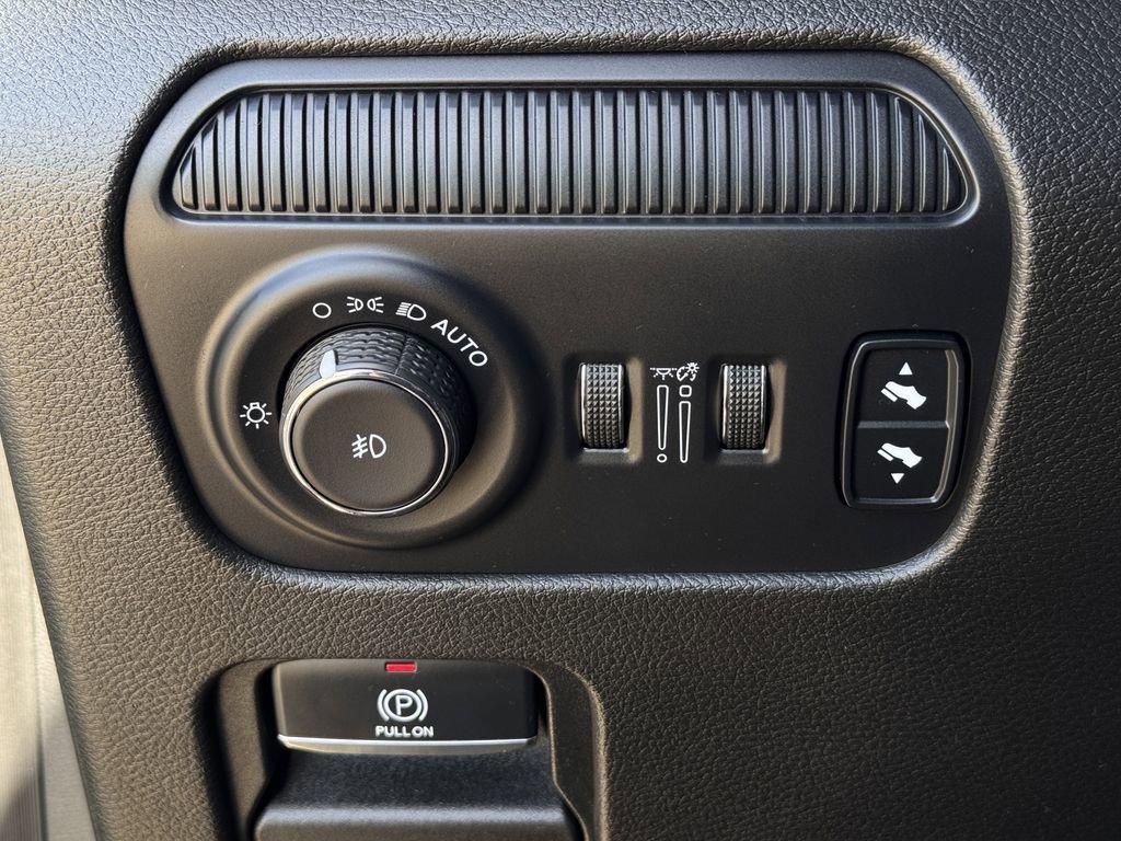 Used 2024 Jeep Wagoneer Series II w/ Flexible Seating Group image 22