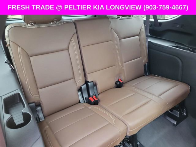 Used 2023 Chevrolet Suburban High Country image 14