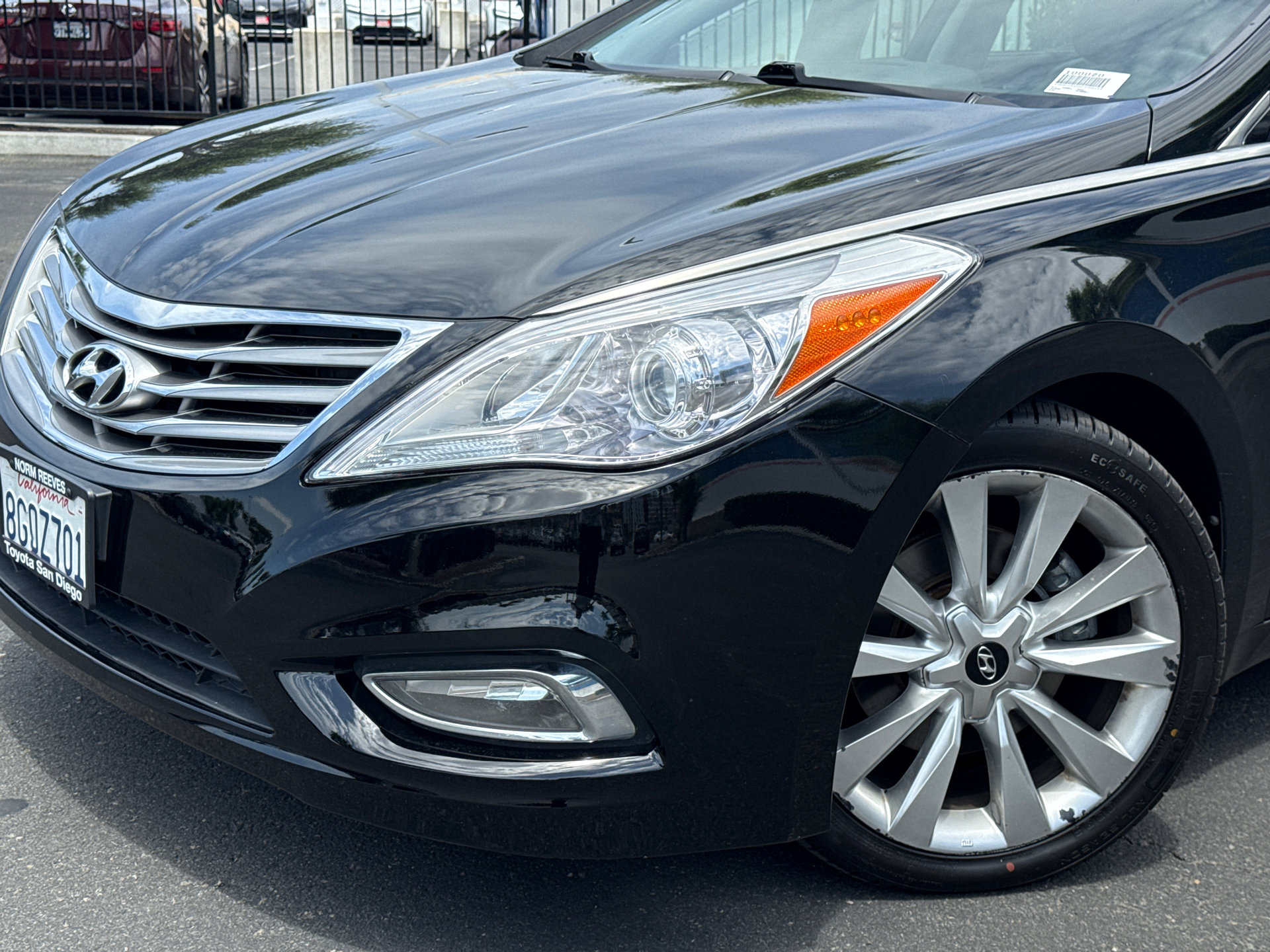 Used 2013 Hyundai Azera w/ Technology Pkg FWD image 3
