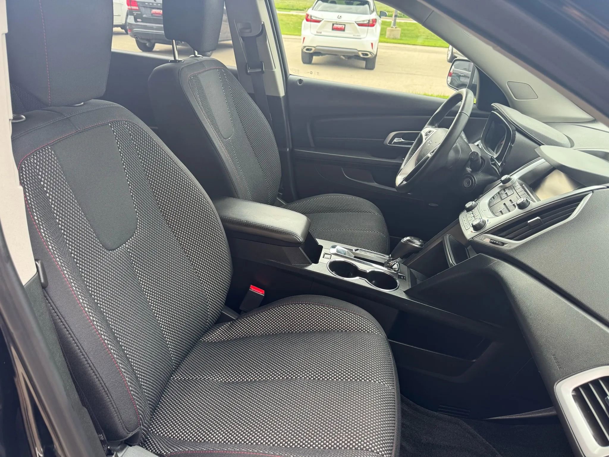 Used 2017 GMC Terrain SLE w/ Chrome Edition image 13