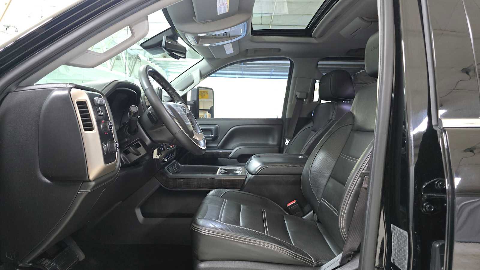 Used 2015 GMC Sierra 3500 Denali w/ Duramax Plus Package image 21