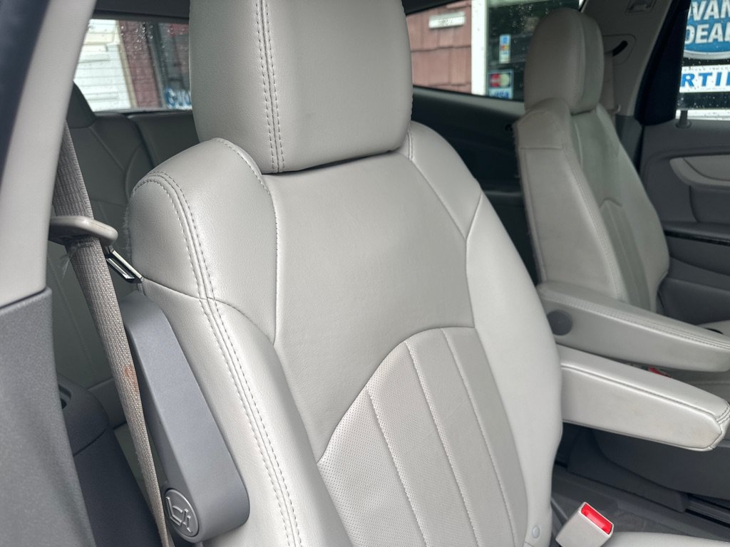 Used 2016 Chevrolet Traverse LTZ FWD image 17