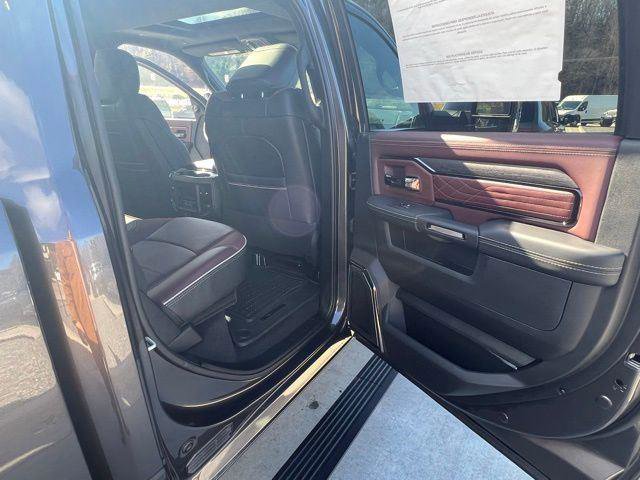 New 2025 RAM 3500 Limited image 27