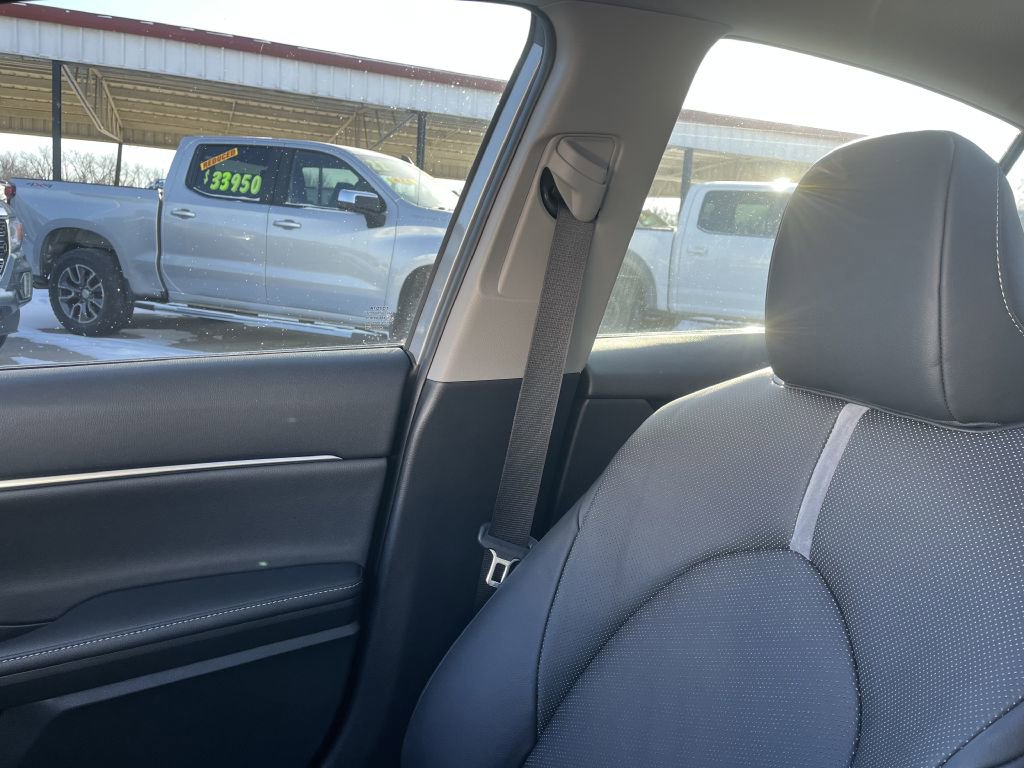 Used 2024 Toyota Camry XSE w/ Navigation Package image 38
