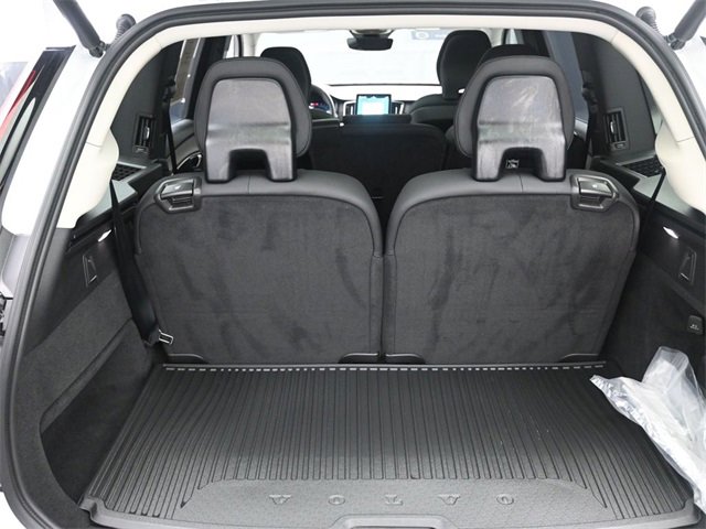 Used 2025 Volvo XC90 B5 Plus w/ Protection Package Premier image 24