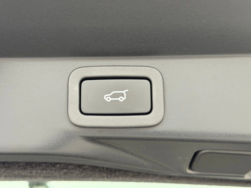 Used 2022 Land Rover Range Rover Sport HST image 14
