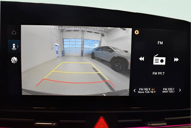 Used 2025 Hyundai Elantra SEL FWD image 27