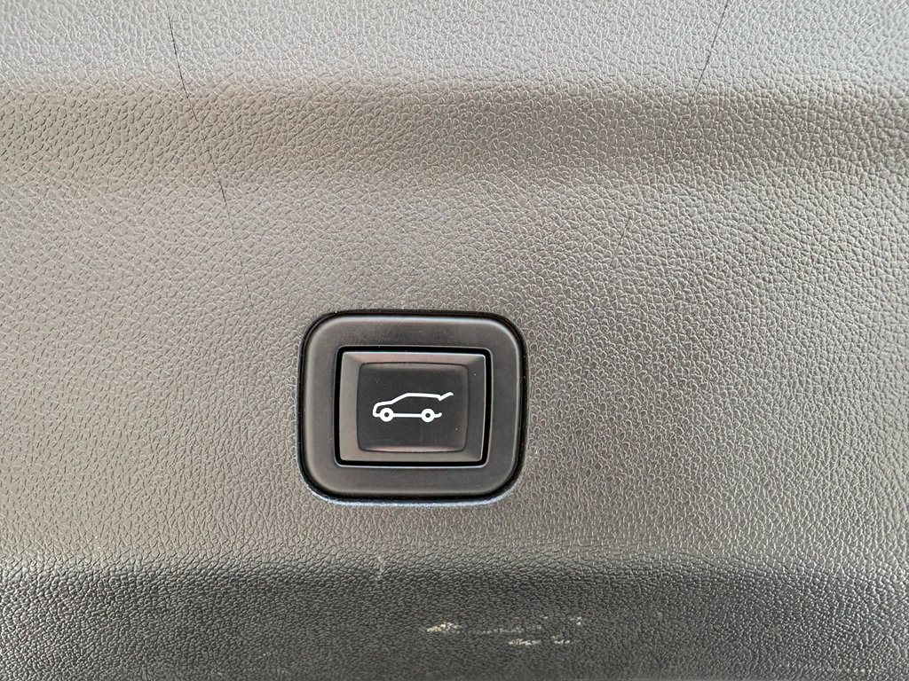 Used 2021 Cadillac Escalade Premium Luxury Platinum AWD/4WD image 11