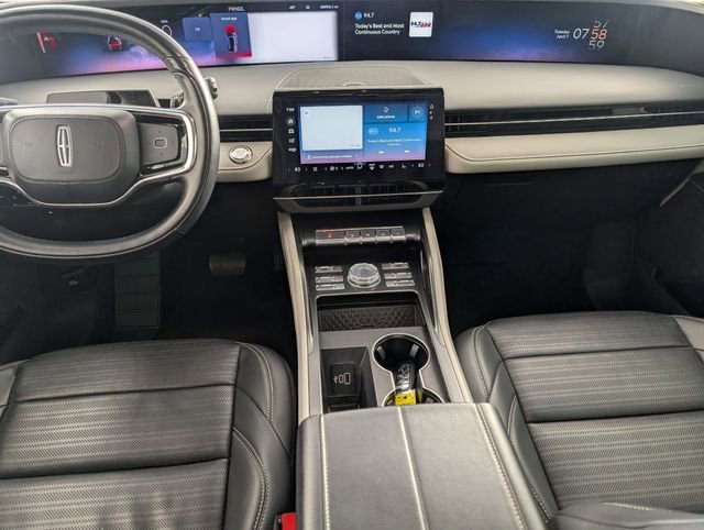 Used 2024 Lincoln Nautilus Reserve image 24