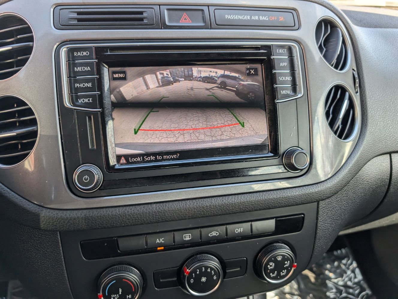 Used 2017 Volkswagen Tiguan Limited w/ Premium Package AWD/4WD image 23