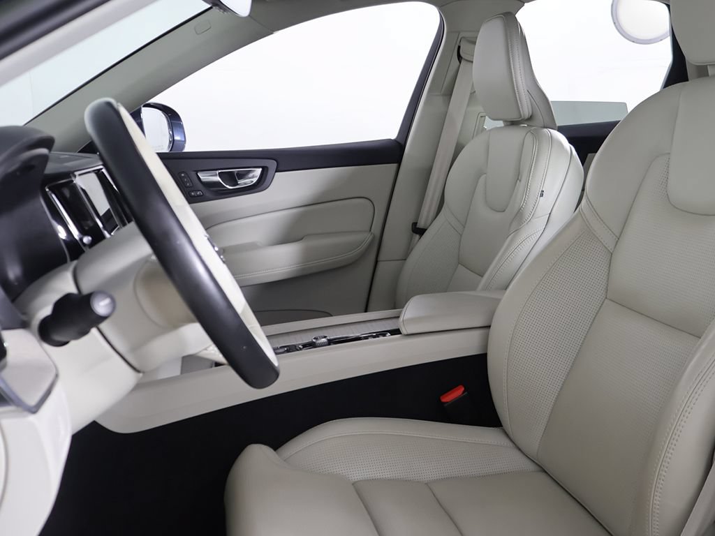Used 2023 Volvo XC60 B6 Ultimate AWD/4WD image 31