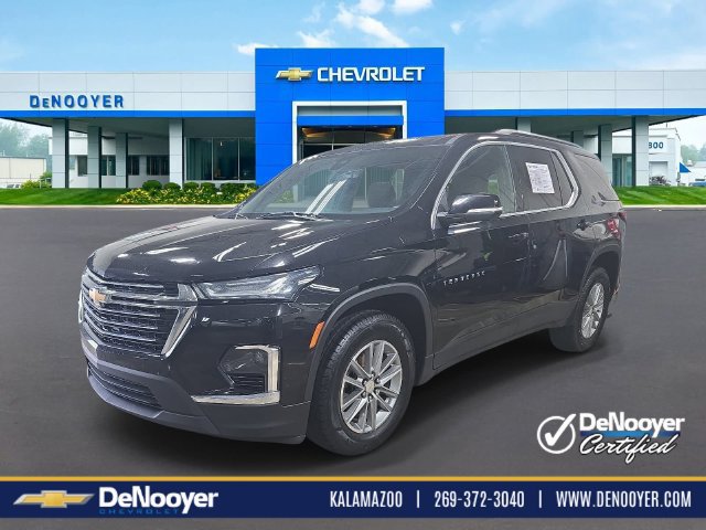 Used 2023 Chevrolet Traverse LT w/ Rear Camera Mirror Package AWD/4WD image 1
