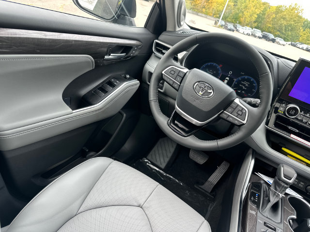 New 2026 Toyota Highlander Platinum AWD/4WD image 20