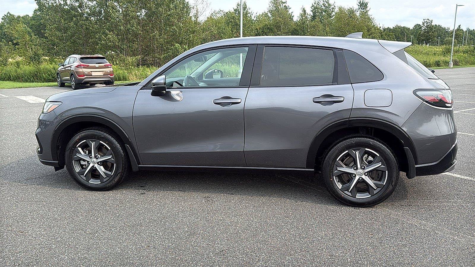 Used 2024 Honda HR-V EX-L image 11