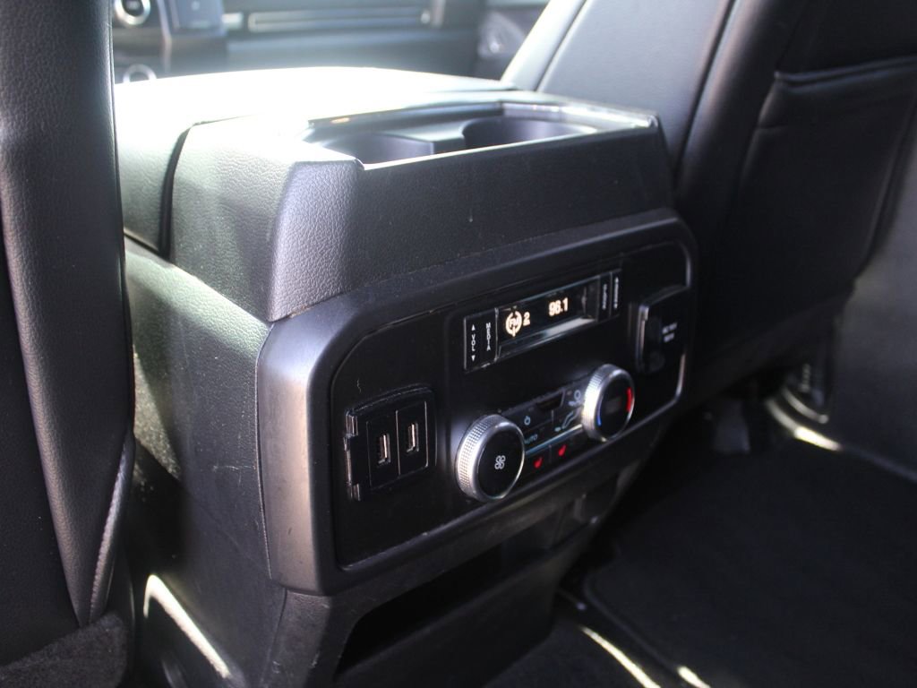 Used 2019 Ford Expedition Limited image 16