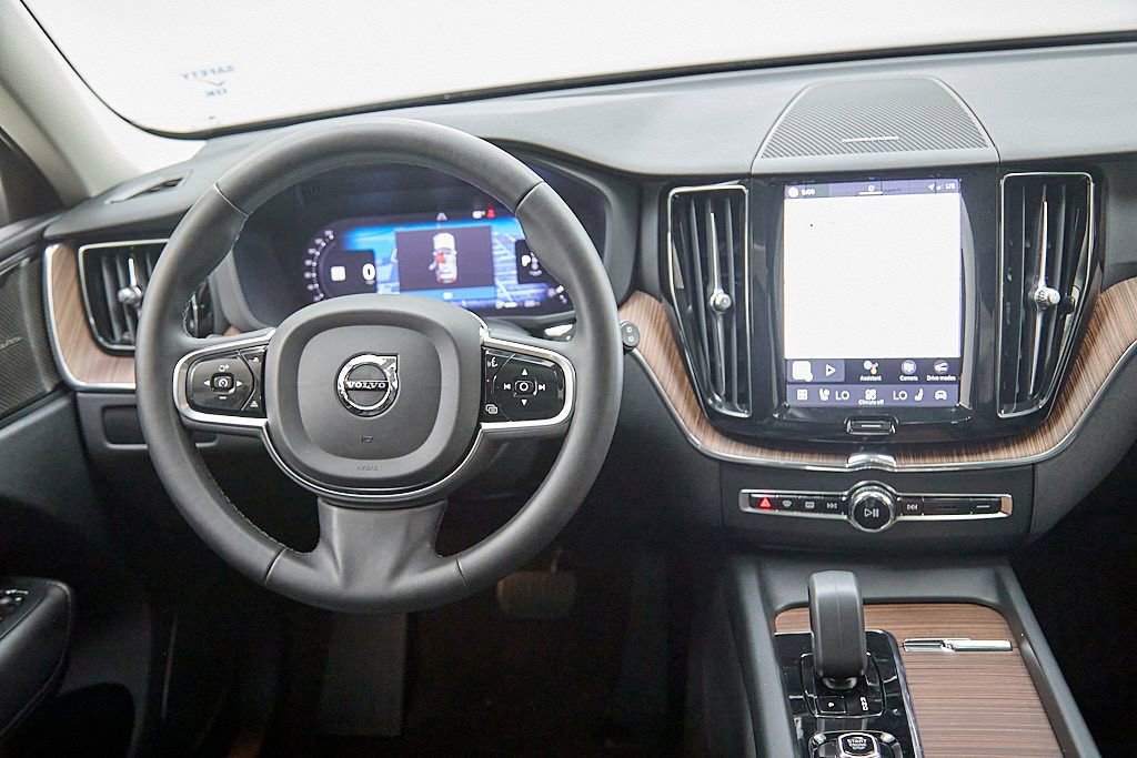 Certified 2024 Volvo XC60 B5 Plus w/ Climate Package image 26