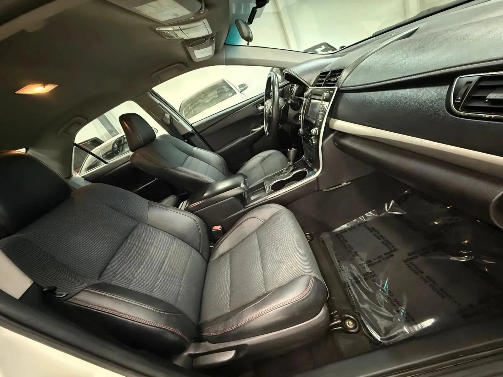 Used 2017 Toyota Camry SE FWD image 20