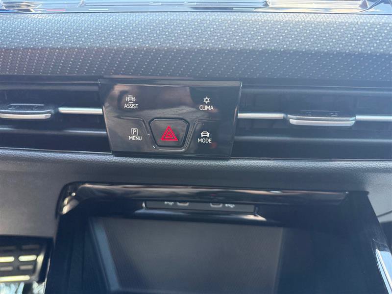 Used 2024 Volkswagen Golf R AWD/4WD image 26