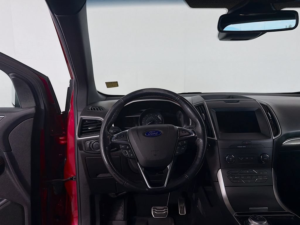 Used 2020 Ford Edge ST-Line w/ Cold Weather Package AWD/4WD image 19