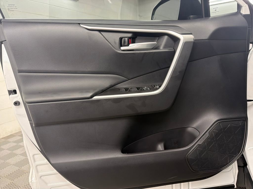 Used 2025 Toyota RAV4 XLE Premium image 17