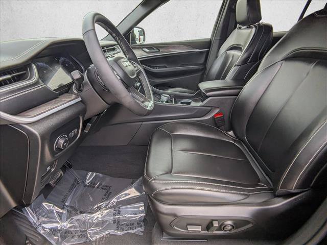 Used 2025 Jeep Grand Cherokee Limited w/ MOPAR Finishing Package AWD/4WD image 15