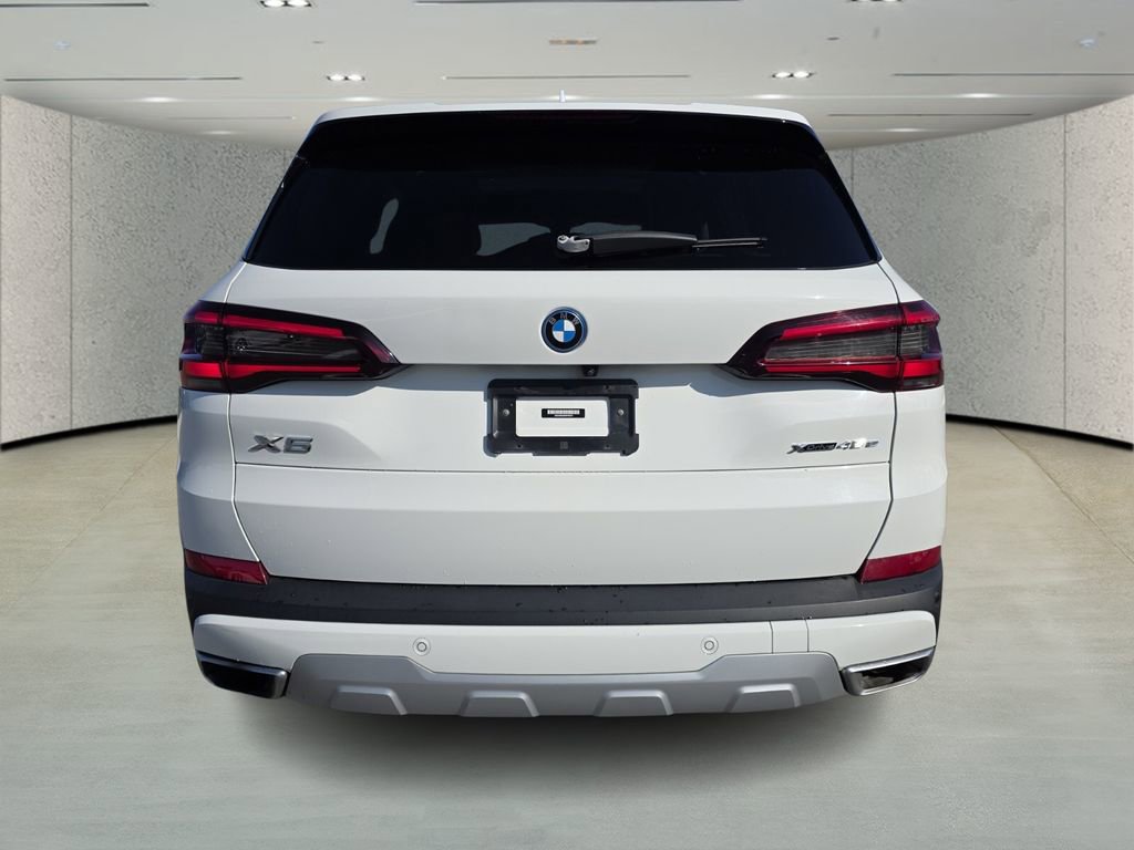 Used 2023 BMW X5 xDrive45e image 3