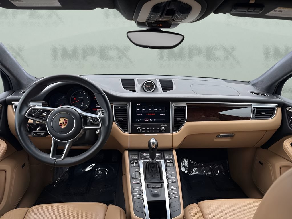 Used 2017 Porsche Macan Turbo AWD/4WD image 16