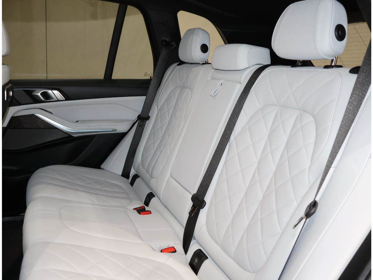 Certified 2025 BMW X5 sDrive40i RWD image 17