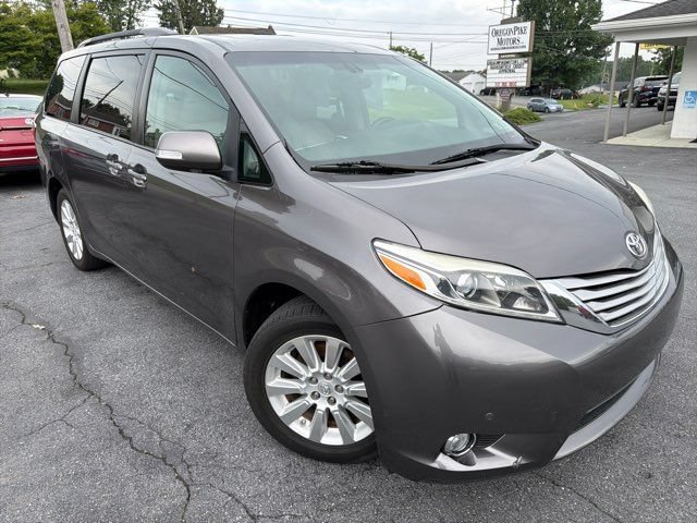 Used 2015 Toyota Sienna Limited Premium w/ Four Season Floor Mat Package AWD/4WD image 6