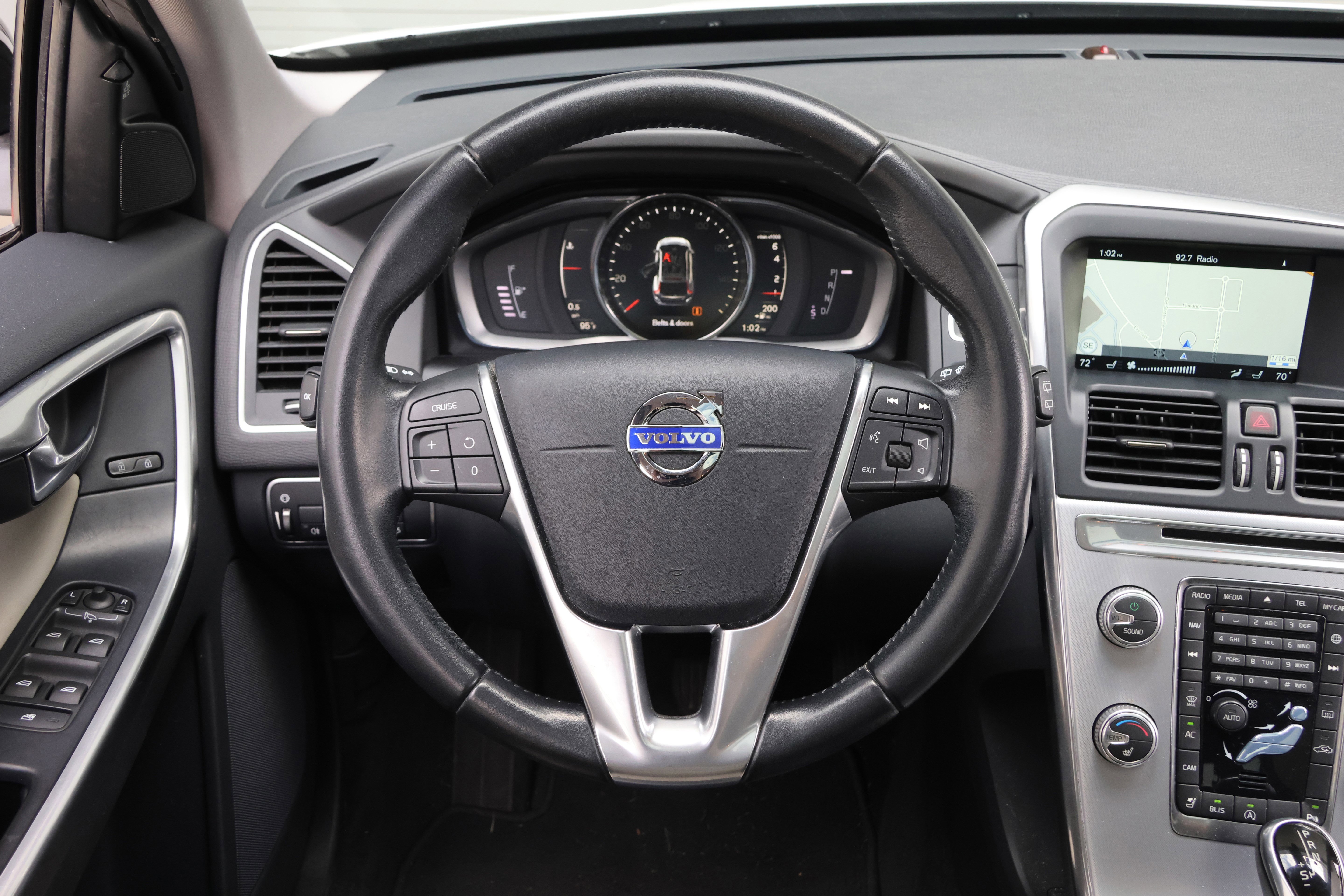 Used 2017 Volvo XC60 T6 Dynamic w/ Preferred Option Package AWD/4WD image 17