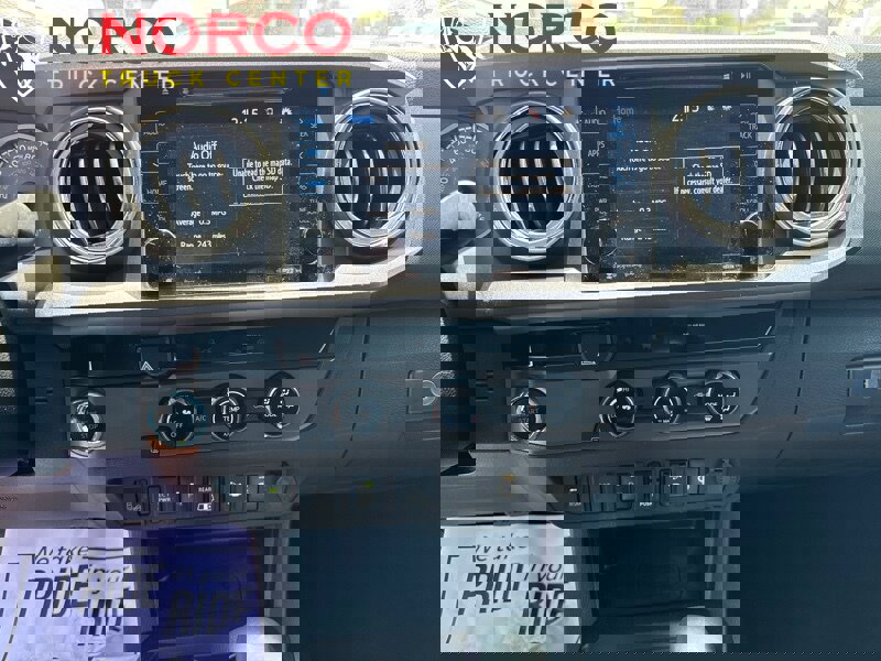 Used 2018 Toyota Tacoma TRD Sport w/ Technology Package image 21