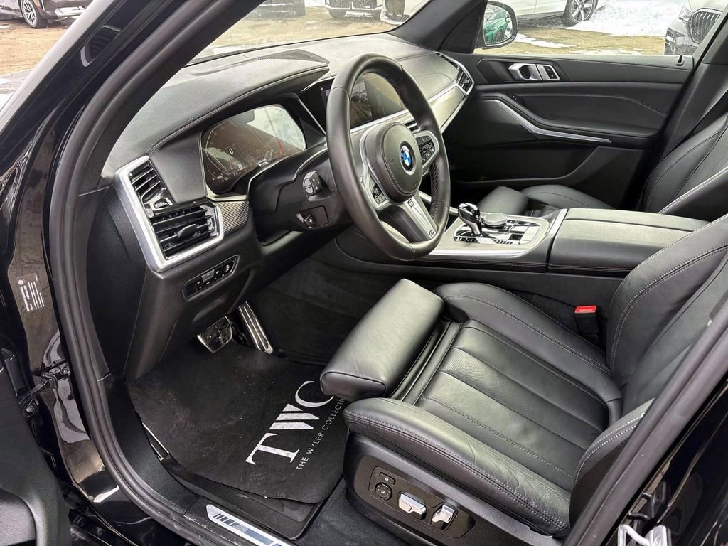 Used 2022 BMW X5 xDrive40i w/ M Sport Package image 24