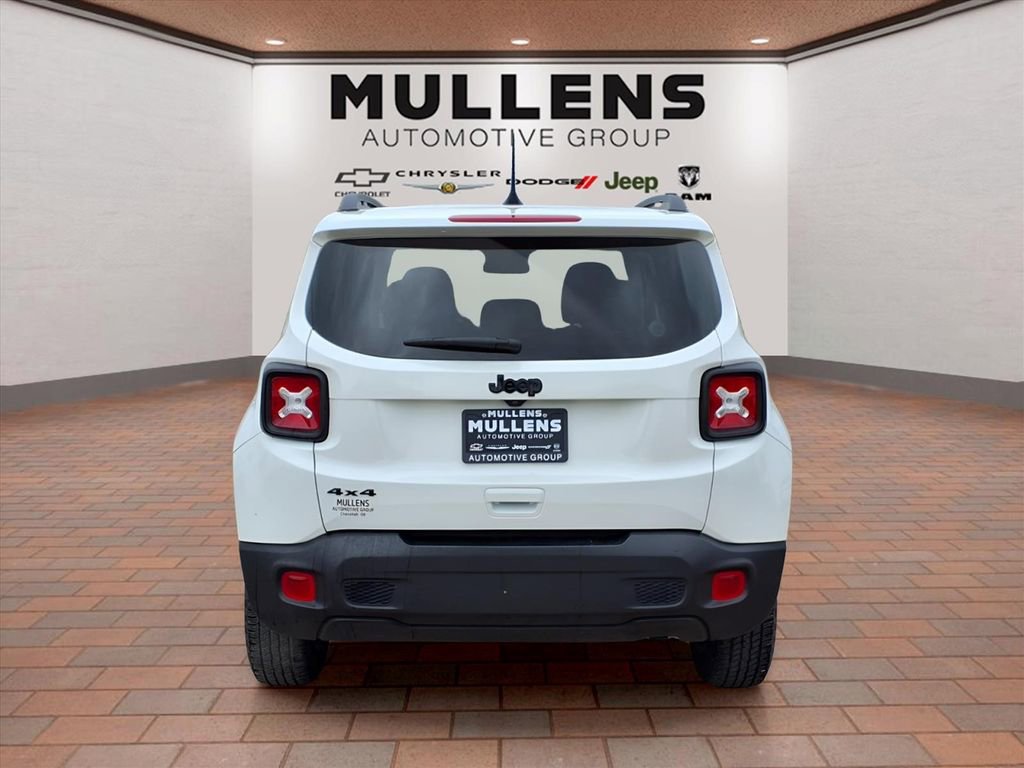 Used 2023 Jeep Renegade Latitude AWD/4WD image 6