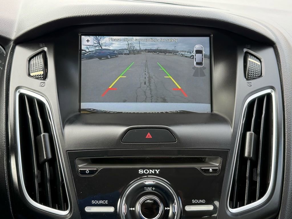 Used 2018 Ford Focus Titanium image 38