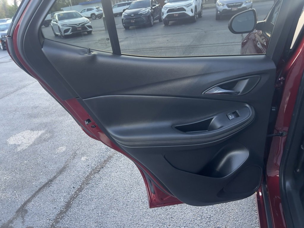 Used 2023 Buick Encore GX Select w/ Sport Touring Package image 15
