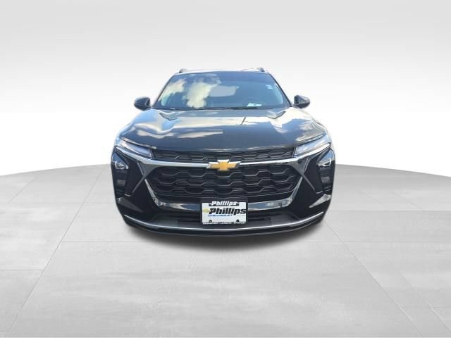Used 2026 Chevrolet Trax LT w/ LT Convenience Package FWD image 2