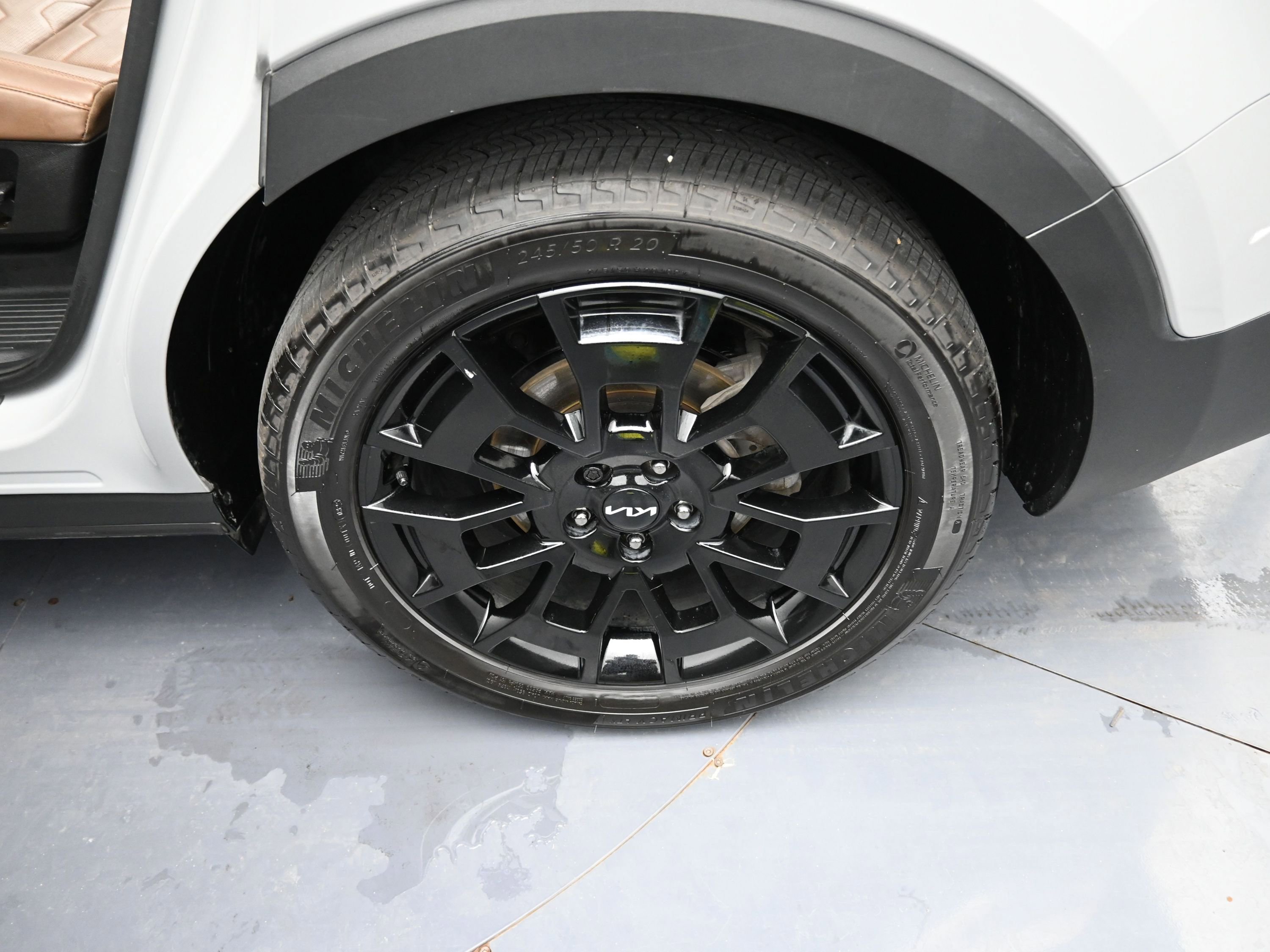 Used 2022 Kia Telluride SX w/ SX Prestige Package image 26