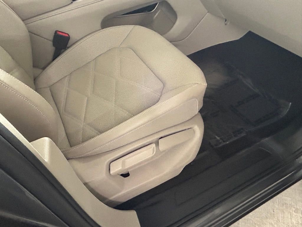 Used 2024 Volkswagen Atlas SE image 32