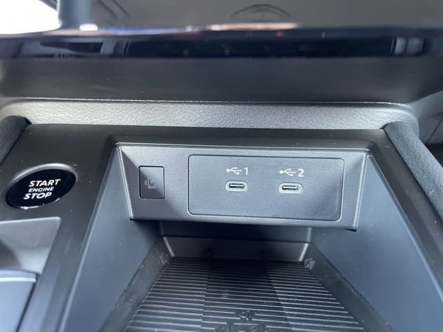 New 2025 Nissan Kicks SR image 22