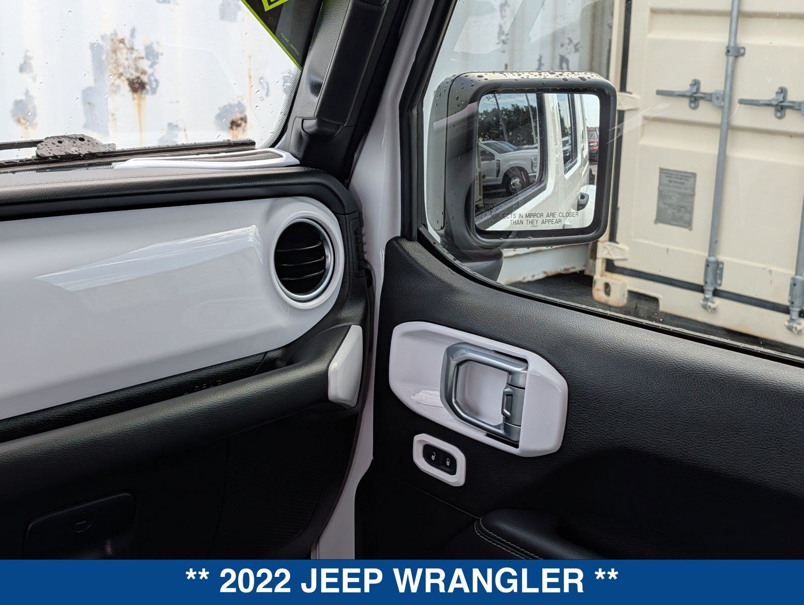 Used 2022 Jeep Wrangler Unlimited Sahara w/ Cold Weather Group AWD/4WD image 18
